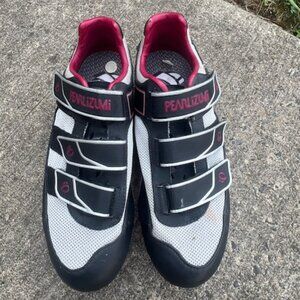 Pearl Izumi Women's Cycling Shoes Size 7.5